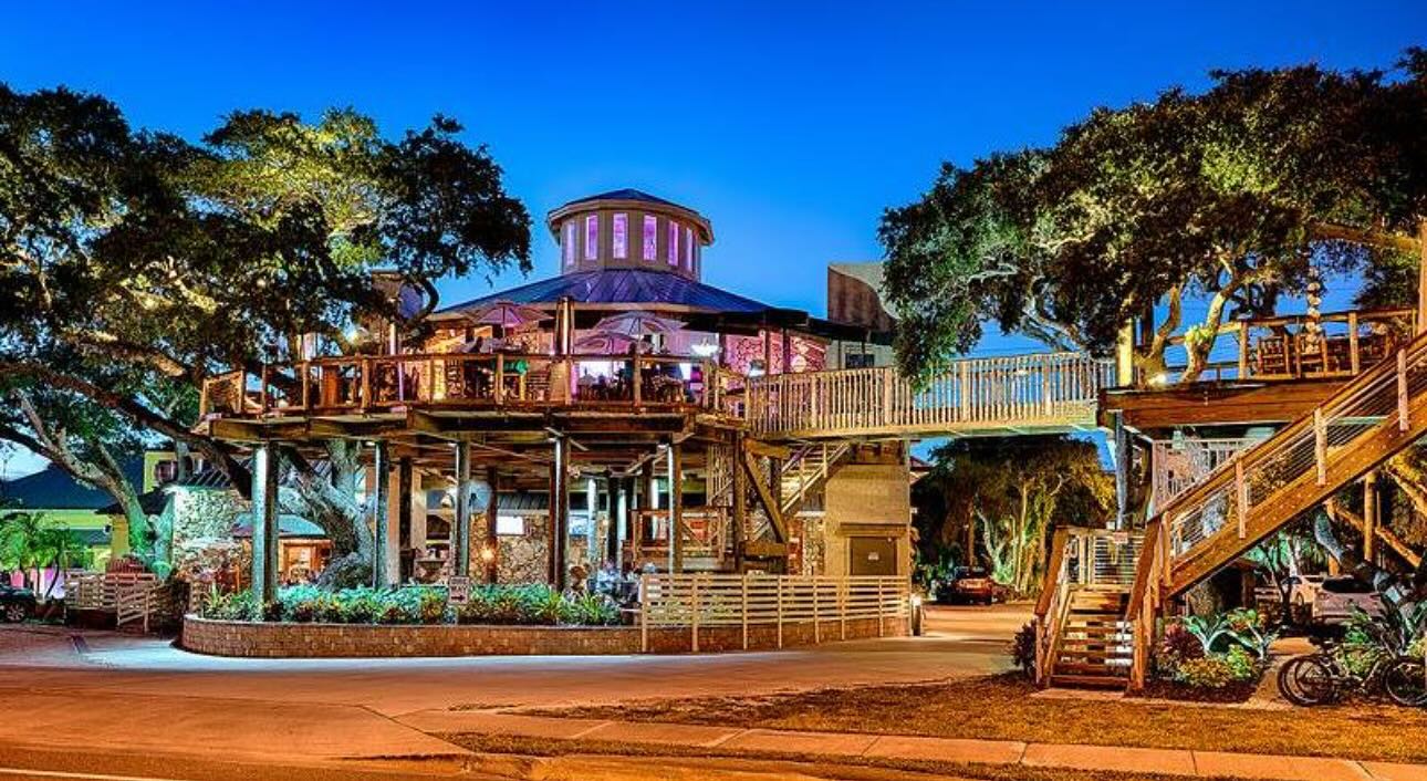 Things To Do Norwood's Eatery & Bar Treehouse